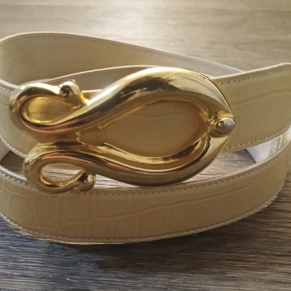 Vintage Escada Gold Buckle Exotic Belt. Made in Italy - Picture 8 of 16